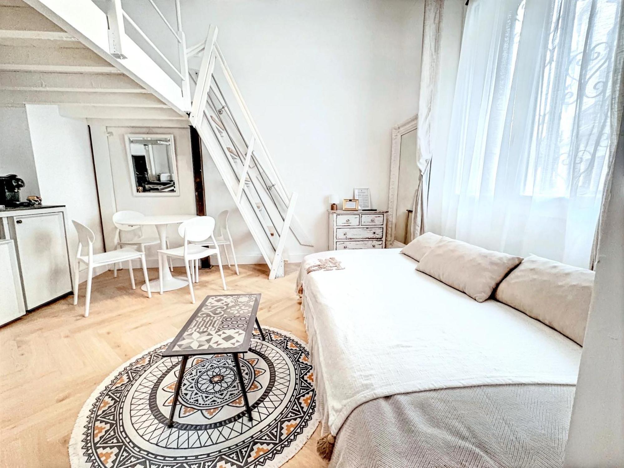 Studio avec Mezzanine 100M Du VIEUX PORT ET PARKING Cannes Exterior foto