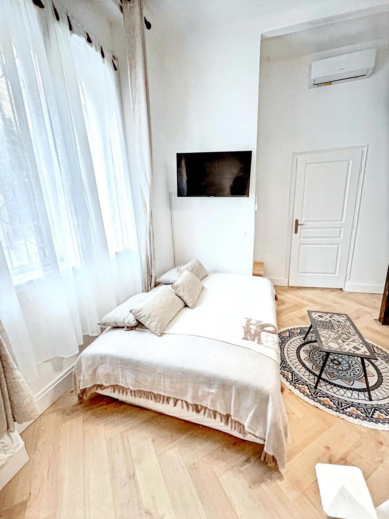 Studio avec Mezzanine 100M Du VIEUX PORT ET PARKING Cannes Exterior foto